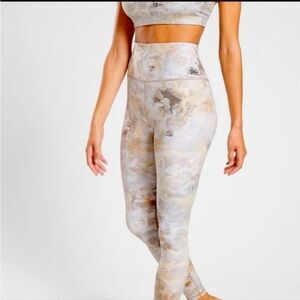 Athleta Elation Ultra High Rise Gilded Tight Gold Metallic Leggings.Womens. Sz M